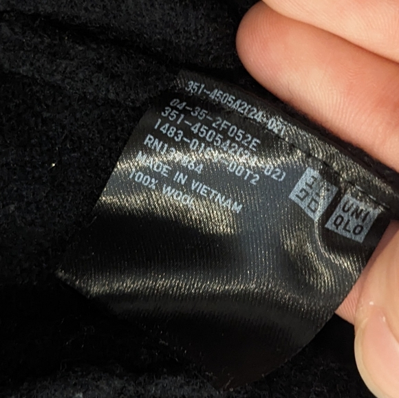 Uniqlo Wool Cardigan - Picture 3 of 6